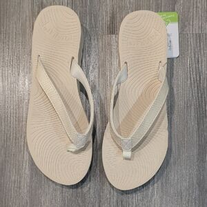 Kuailu Cream Sandals NWT!